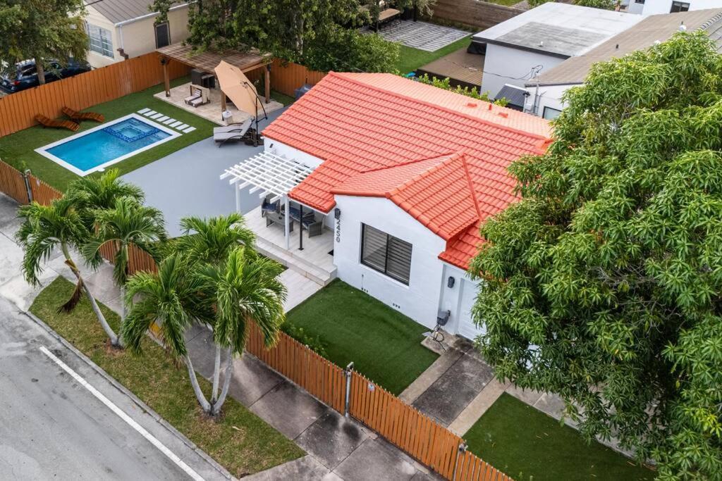 Luxury Retreat 3b ,2ba Pool , Coral Gables Center Сasa de vacaciones *