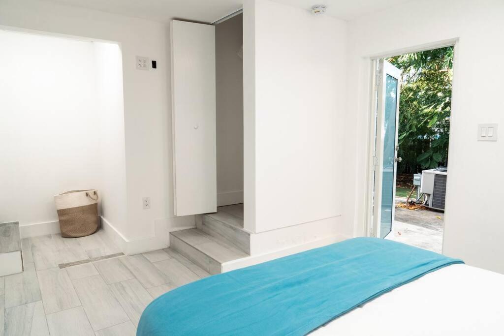 Сasa de vacaciones Luxury Retreat 3b ,2ba Pool , Coral Gables Center Miami