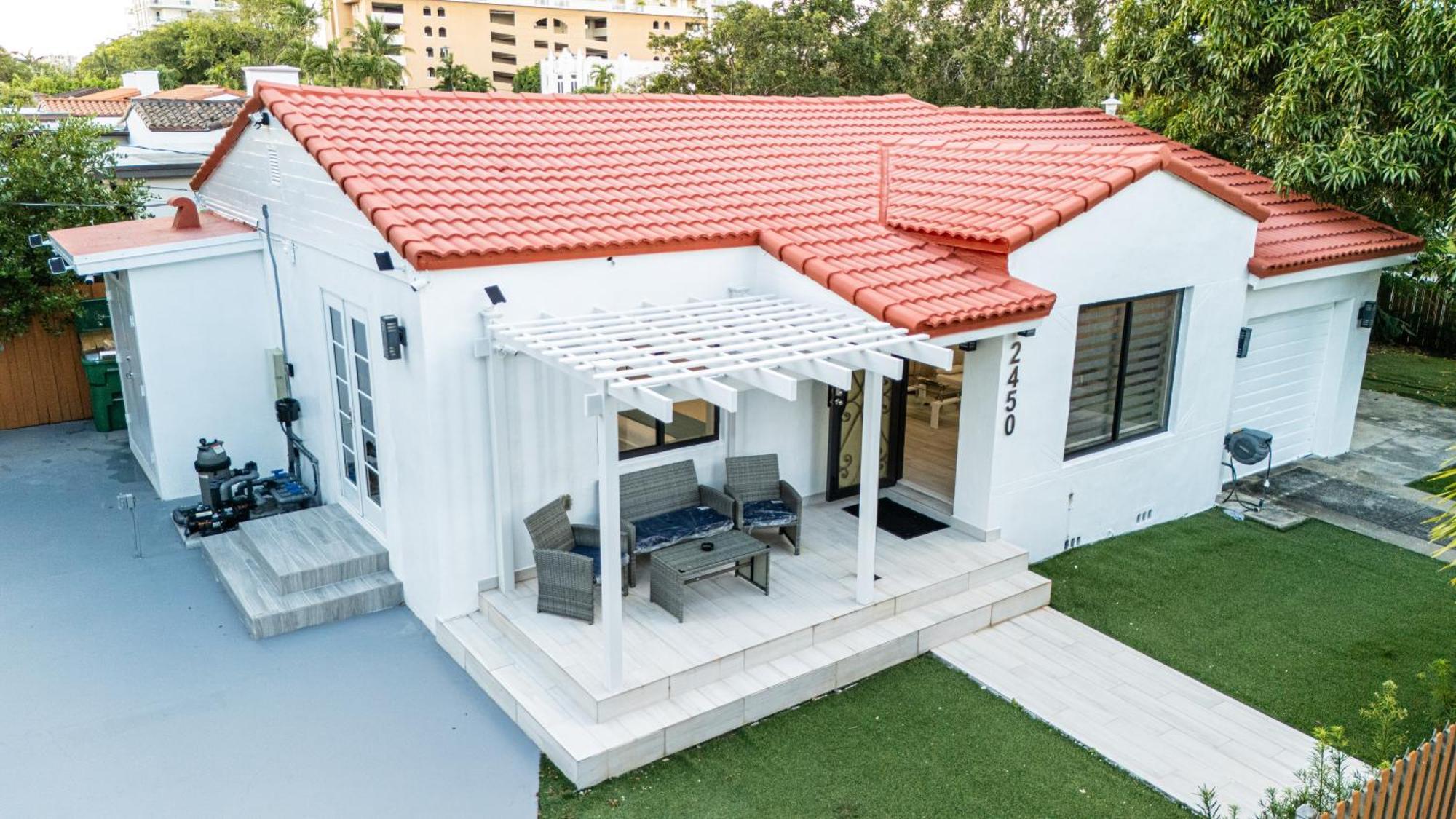 Luxury Retreat 3b ,2ba Pool , Coral Gables Center Сasa de vacaciones Miami