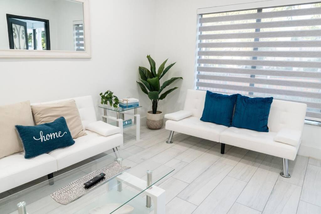 Сasa de vacaciones Luxury Retreat 3b ,2ba Pool , Coral Gables Center *