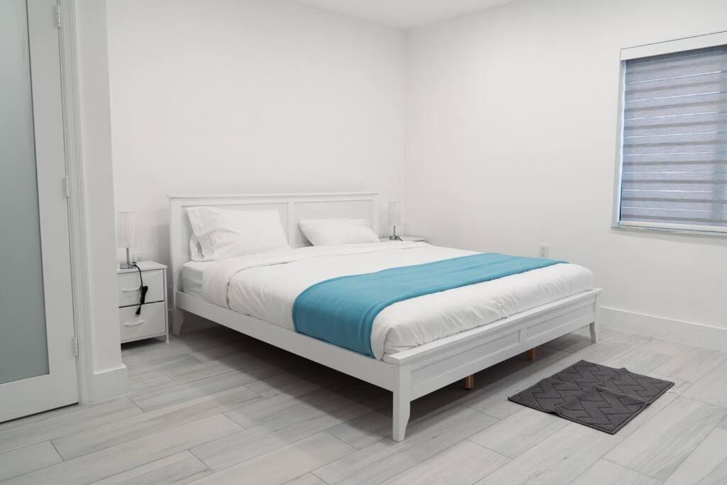 Luxury Retreat 3b ,2ba Pool , Coral Gables Center Сasa de vacaciones Miami