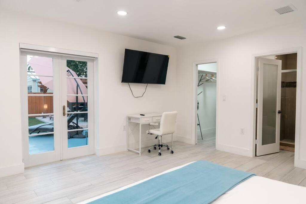 Luxury Retreat 3b ,2ba Pool , Coral Gables Center Сasa de vacaciones *